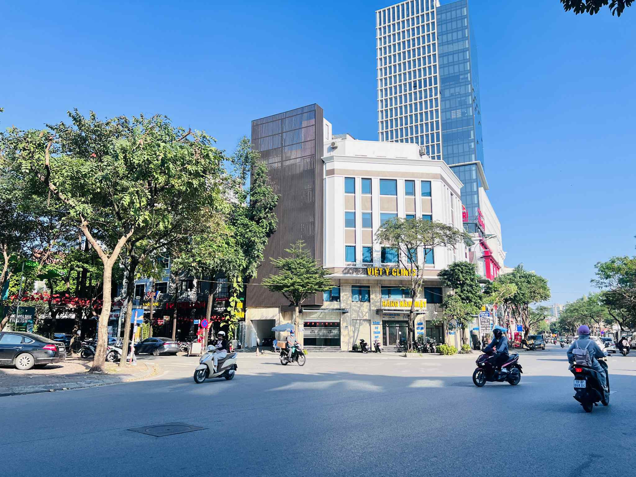 BIỆT THỰ LÔ GÓC - HIẾM 165m - VIEW BỂ BƠI - KHU DÂN TRÍ CAO TRẦN KIM XUYẾN, TRUNG KÍNH - PHÙ HỢP GIA CHỦ Ở ĐẲNG CẤP