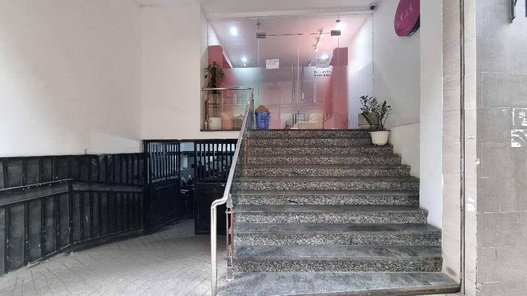 BÁN TÒA NHÀ CHDV ĐƯỜNG TRẦN DUY HƯNG. 160M2 - 8 TẦNG. THANG MÁY. MT 8M.