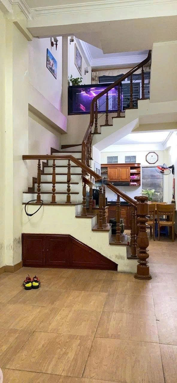 Cho Thuê Nhà Ngõ 22x Trung Kính - 35M² 4 Tầng 4 Ngủ - Giá Thuê 16tr