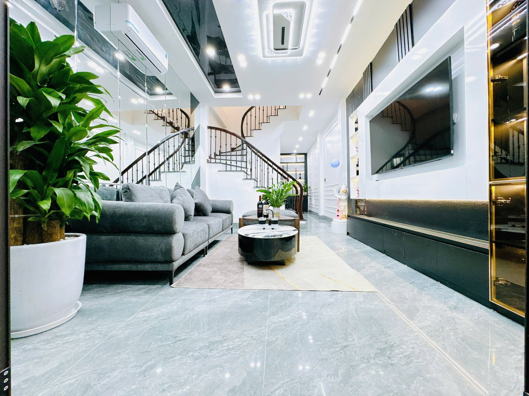 BÁN NHÀ MẶT NGÕ ĐƯỜNG TRẦN DUY HƯNG. 50M2 - 6 TẦNG.