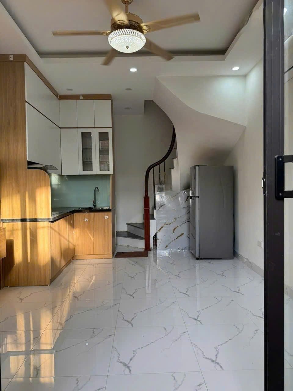 Cho Thuê Nhà Trung Phụng - Đống Đa 25M² 5 Tầng 2 Ngủ Full Nội Thất - Gần Phố - Giá Thuê 12tr