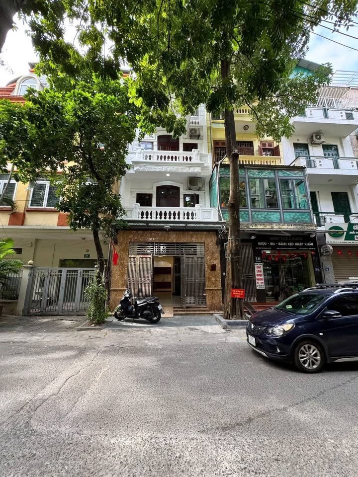 Nhà liền kề đường Trung Yên 11 rộng 90m xây 5,5 tầng - nhà có thang máy oto đỗ