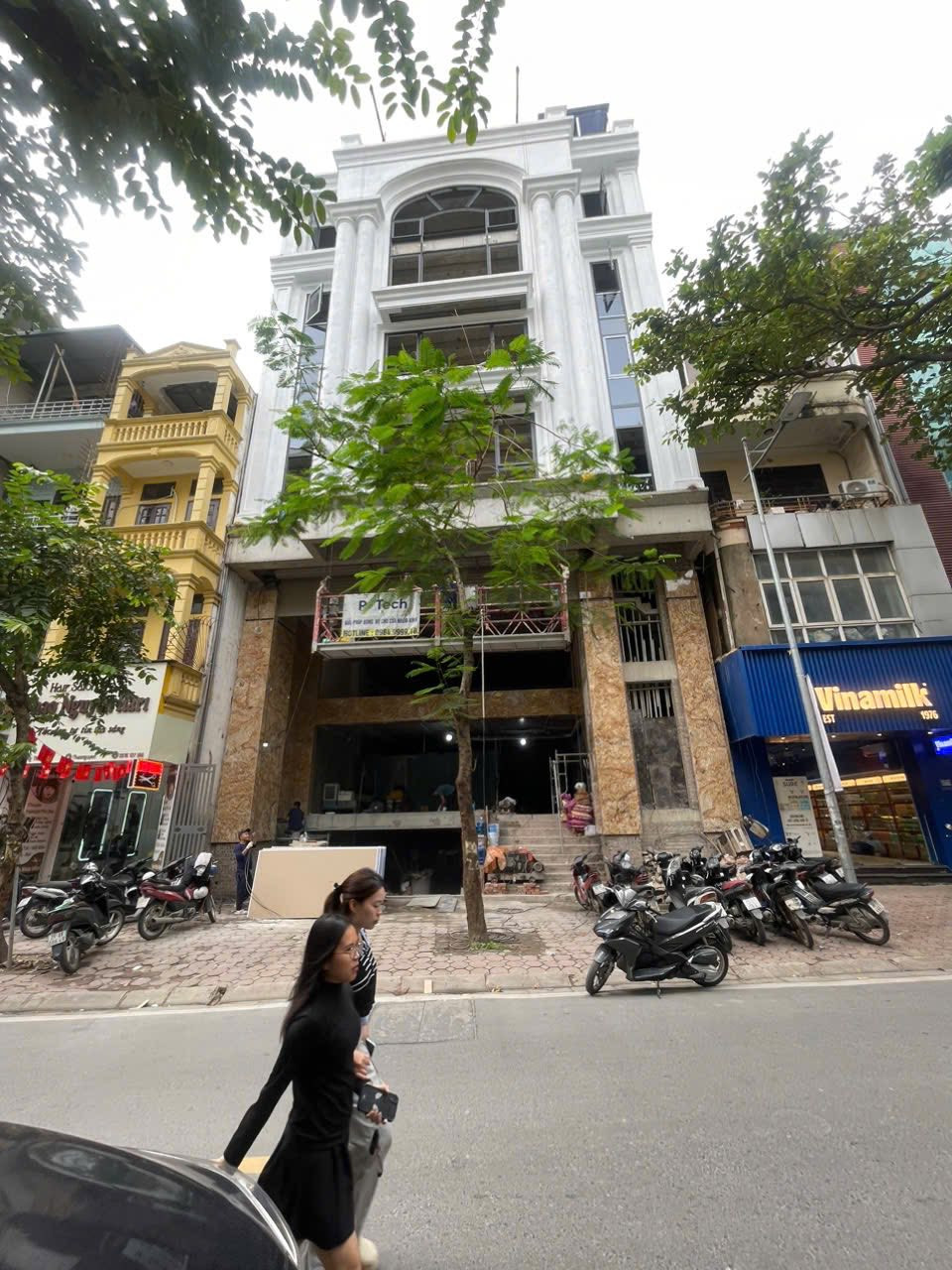 BÁN TÒA NHÀ MẶT PHỐ VƯƠNG THỪA VŨ. 190M2 - 8 TẦNG. THANG MÁY. THÔNG SÀN.
