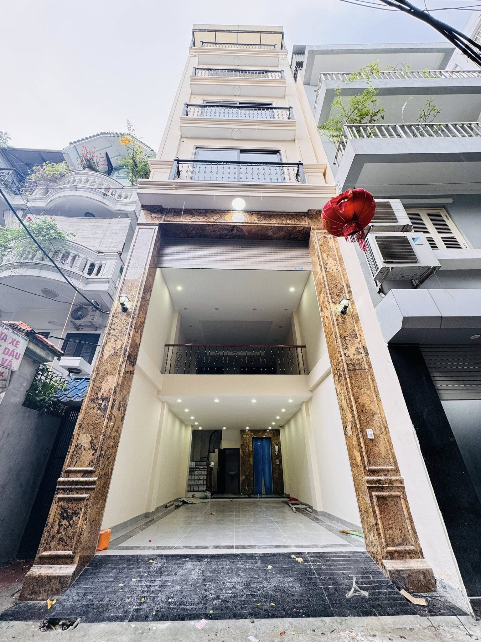 BÁN NHÀ ĐƯỜNG TRƯỜNG CHINH. 50M2 - 7 TẦNG. THANG MÁY.