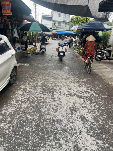 Bán nhà 4 tầng mặt chợ Đầm Triều, Trường Chinh giá hơn 5 tỷ kinh doanh thuận tiện