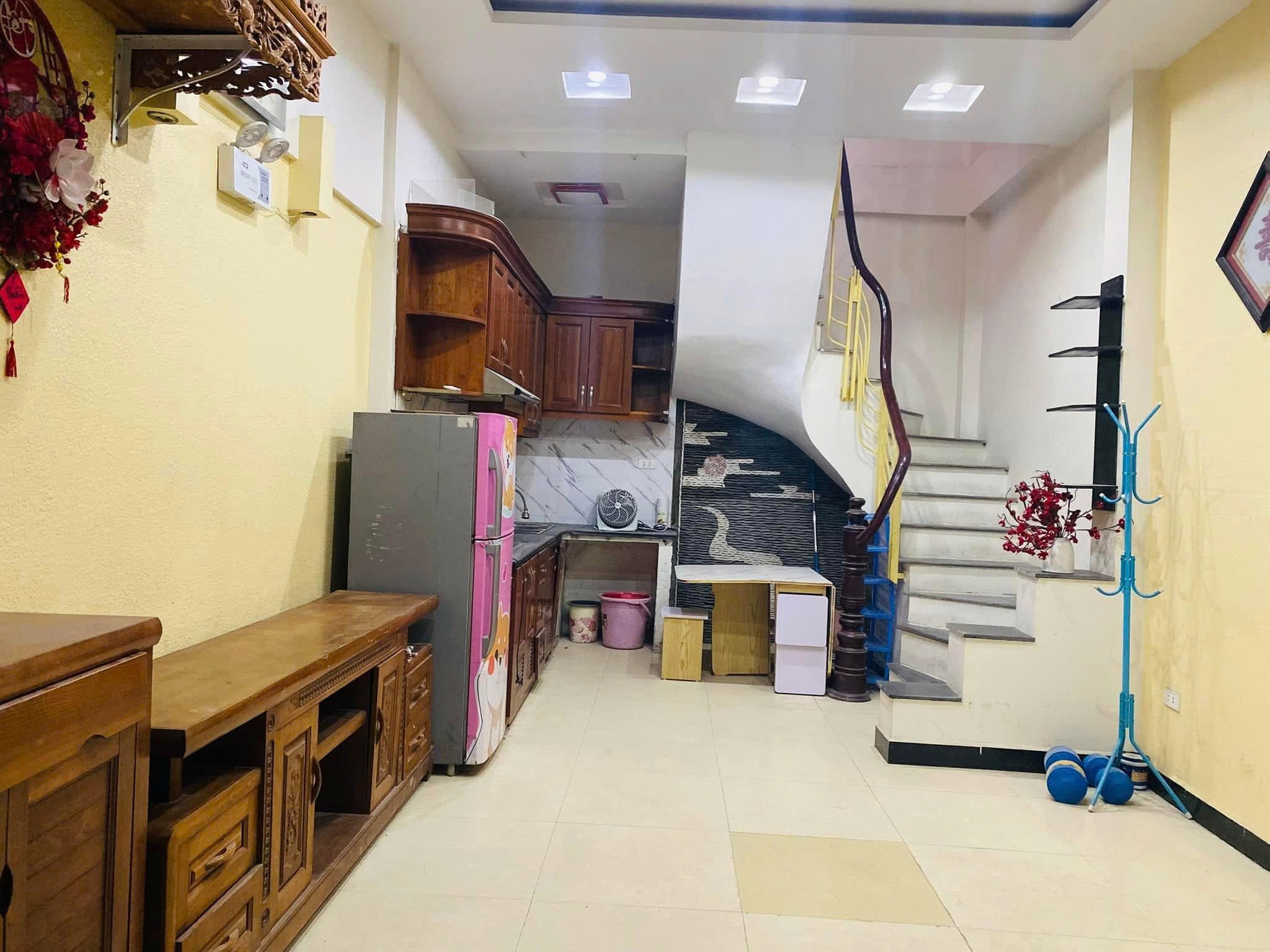 Cho thuê nhà ngõ 203 Trường Chinh, Đống Đa 30M x 5T (3 ngủ)giá 12 triệu