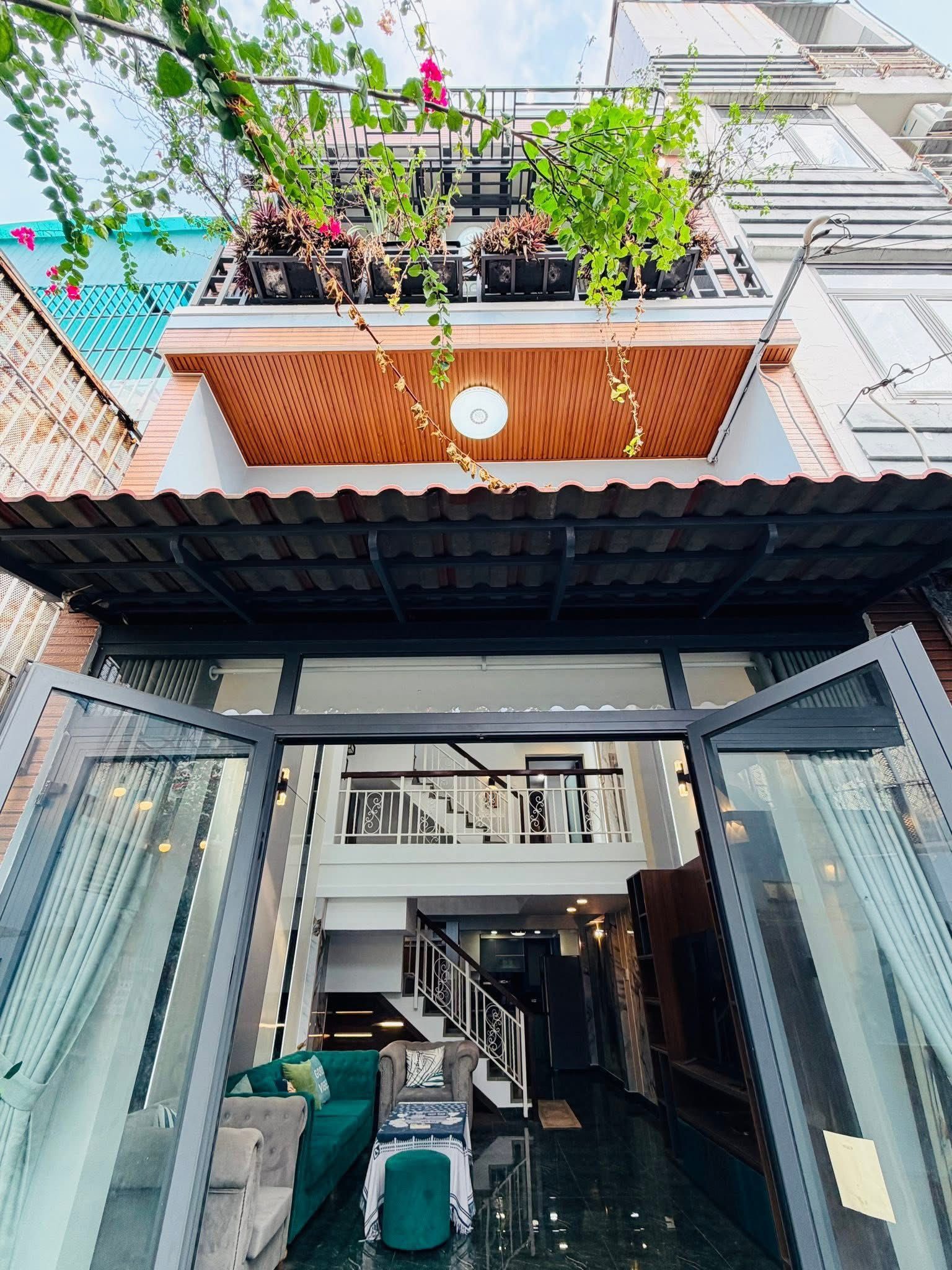 Chính chủ cần bán, Đường Trương Định, Phường 3, Quận 3, DT 65m2, Giá 3tỷ280triệu, Cho thuê 25tr/tháng, Sổ riêng