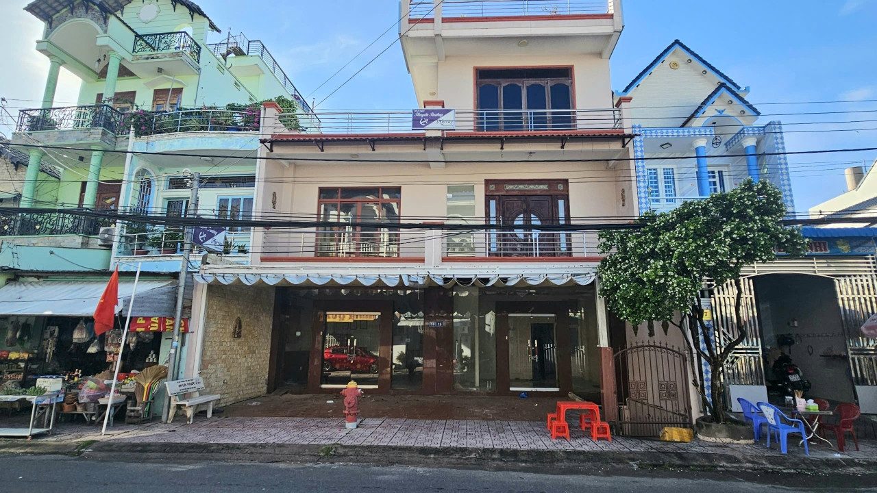 Bán nhà 5 tầng mặt tiền kinh doanh Trương Định Tp.Châu Đốc gần ngã 3 Quốc Lộ 91