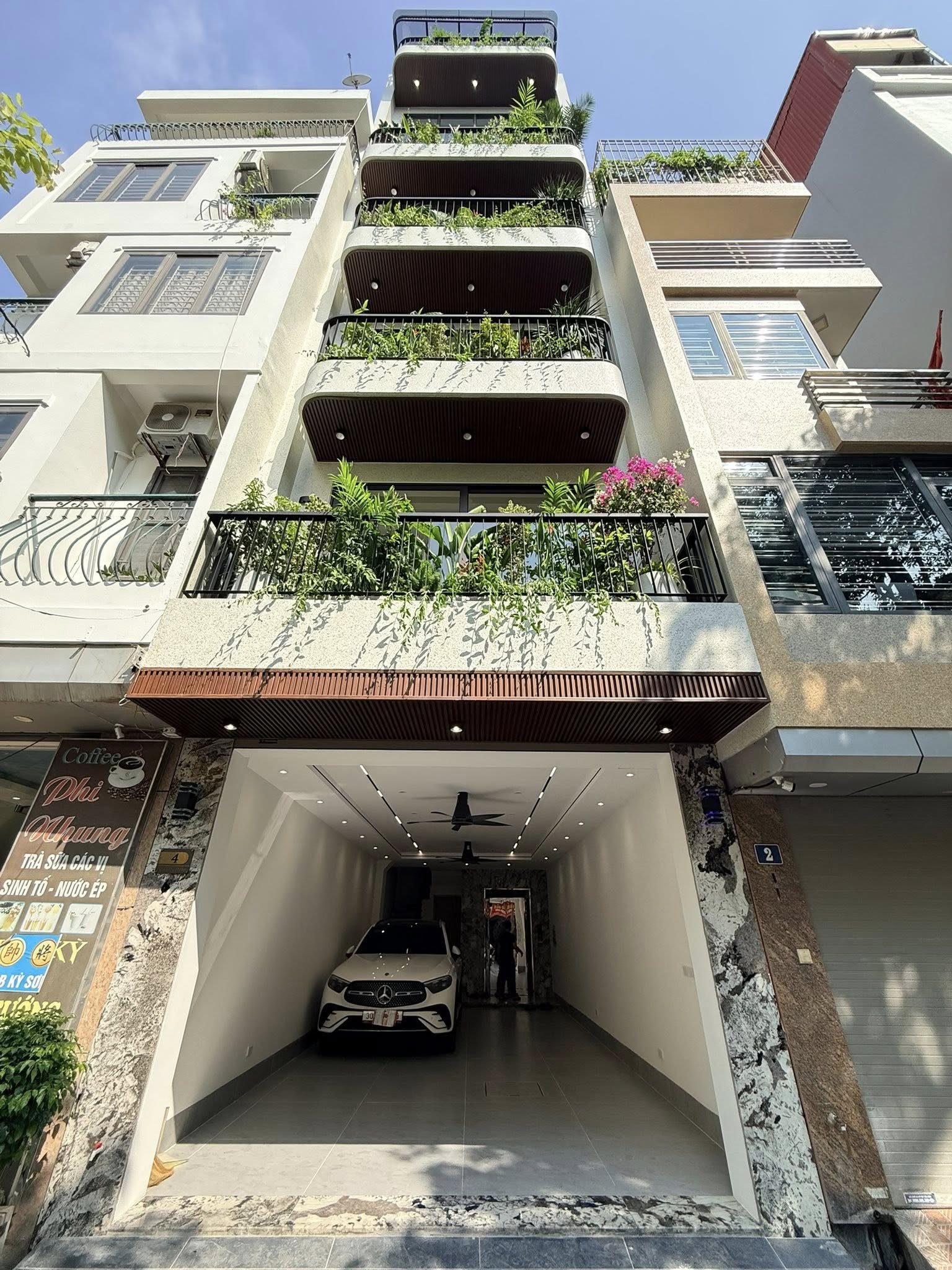 Trương Đinh - Tân Mai, 7 tầng thang máy, ô tô vào nhà, mới đẹp, 65m2, 17.5 tỷ