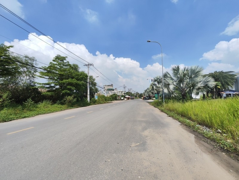 BÁN LÔ ĐẤT LỚN TẠI PHƯỜNG LONG TRƯỜNG, QUẬN 9 - 8580m2 - GIÁ 160 TỶ TL