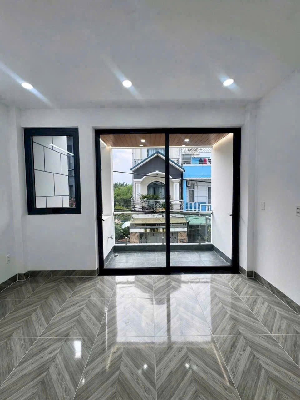 Nhà Hẻm 47 Trường Lưu, nhà gần chợ Long Trường