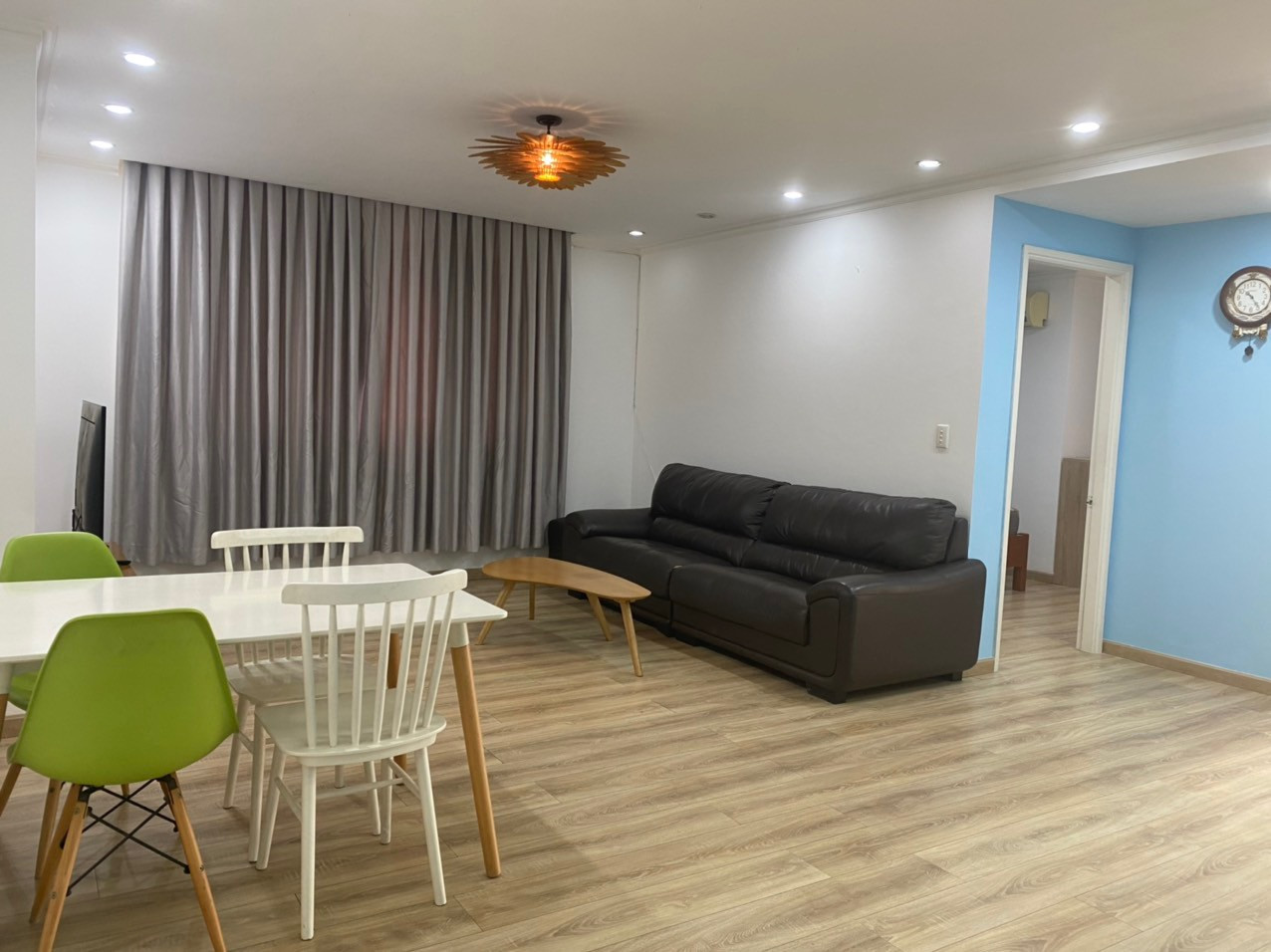 🔥 Bán căn hộ Screc Tower Trường Sa, 3PN2Wc chỉ 5.8 Tỷ sổ hồng Tel 0942811343 Tony Xem Nhà
