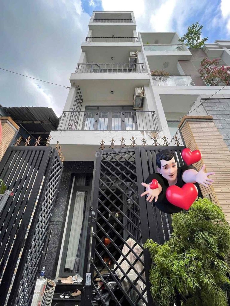 Căn nhà DT 114m² là lựa chọn hoàn hảo dành cho bạn và gia đình. Nhà đẹp giá tốt, mặt tiền đường Trường Sa, P12, Q.3 giá 7tỷ500tr, đang cho thuê 13tr/tháng.