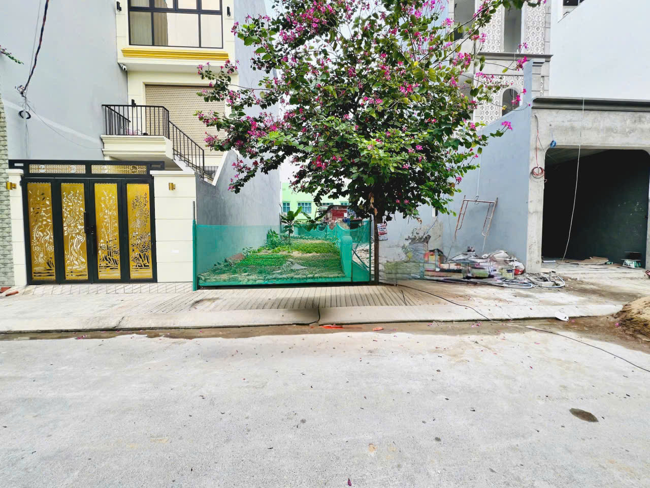 ĐẤT VÀNG HẺM XE TẢI QUAY ĐẦU TÚ XƯƠNG TRUNG TÂM THỦ ĐỨC GẦN VINCOM, CHỈ 8.6 TỶ!