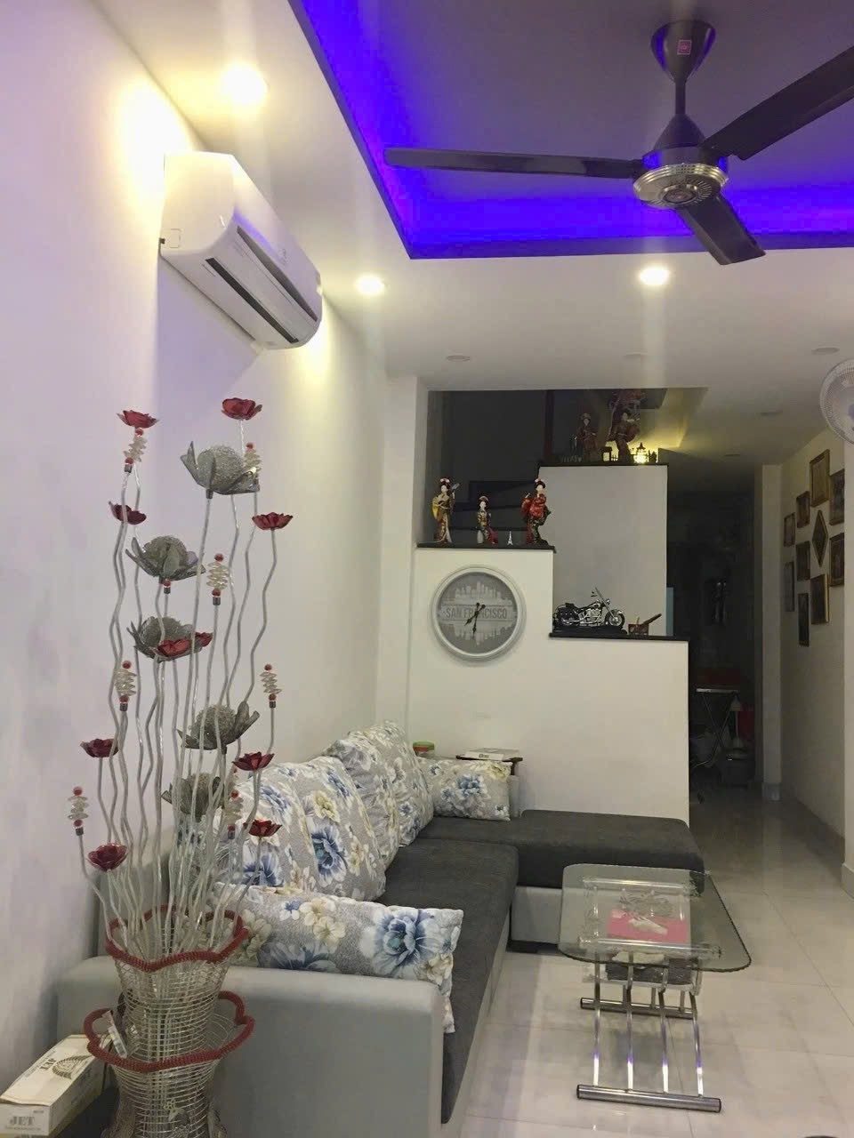 Vạn Kiếp- Nhà 4 Tầng- Hơn 160m2 sàn- 6 phòng ngủ- Giá 7.5-ccg