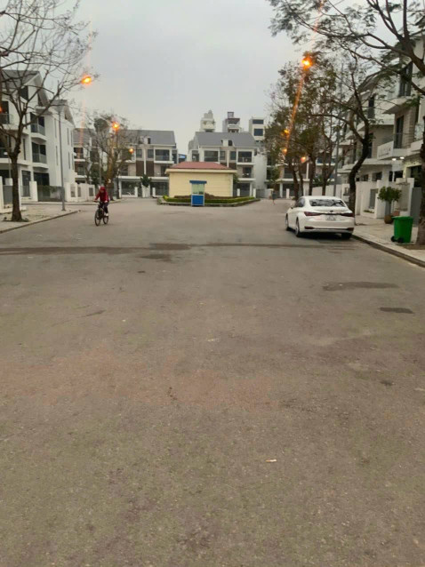 BÁN NHÀ LIỀN KỀ KĐT DƯƠNG NỘI. 178M2 - 4 TẦNG. MT 9M. KINH DOANH.
