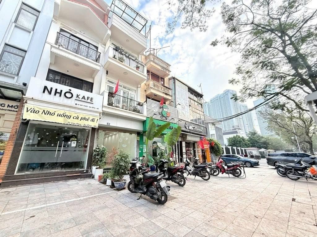 Bán nhà 52m² full thổ cư ngang 3,5m giá 32.6 tỷ tại Đường Vạn Phúc Phường Ngọc Hà