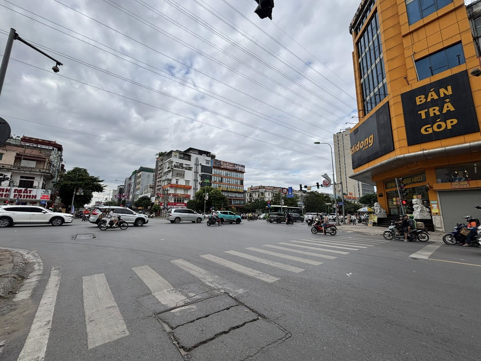 BÁN TÒA NHÀ MẶT PHỐ VẠN PHÚC. 80M2 - 9 TẦNG. THANG MÁY. KINH DOANH.