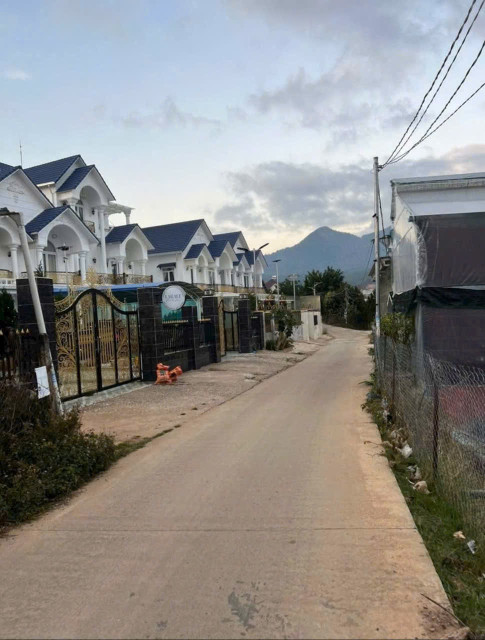 Bán đất mặt tiền đường khu dân cư trung tâm thị trấn Lạc Dương gần KDL Langbiang