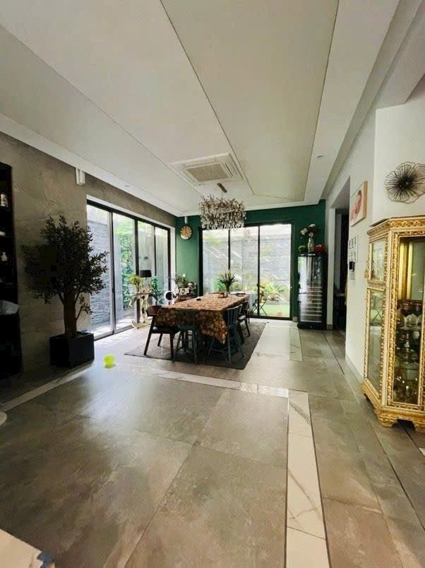🎯Hơn 80 tỷ đồng sở hữu căn biệt thự Tây Hồ - Võ Chí Công 230M2 x4 tầng, sân vườn, có hồ bơi – FULL NỘI THẤT THIẾT KẾ SANG TRỌNG– Garage 2 Ô TÔ 7 đỗ trong nhà.Gần Vành Đai 3 - Cầu Giấy.