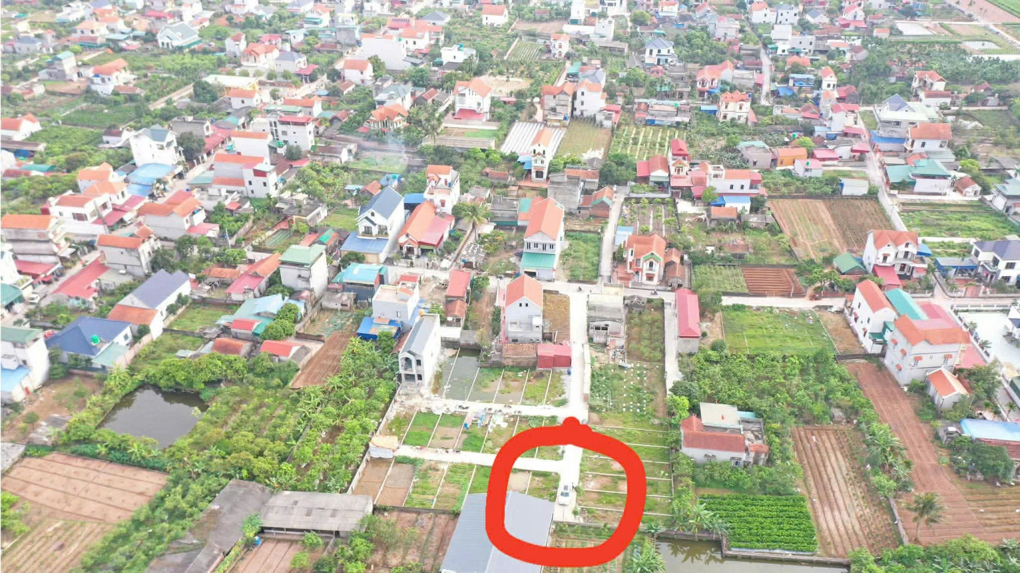 🔥 SIÊU PHẨM LÔ GÓC – TÂN DÂN, TRIỆU VIỆT VƯƠNG, HƯNG YÊN 🔥
💎 Diện tích: 65m² – mặt tiền rộng 5m
💎 Lô góc cực thoáng – 2 mặt tiền, xây ở hay kinh doanh đều đẹp
🚗 Đường rộng, ô tô ra vào thoải mái
🏡 Khu dân cư đông đúc, an ninh tốt
📍 Vị trí trung tâm –