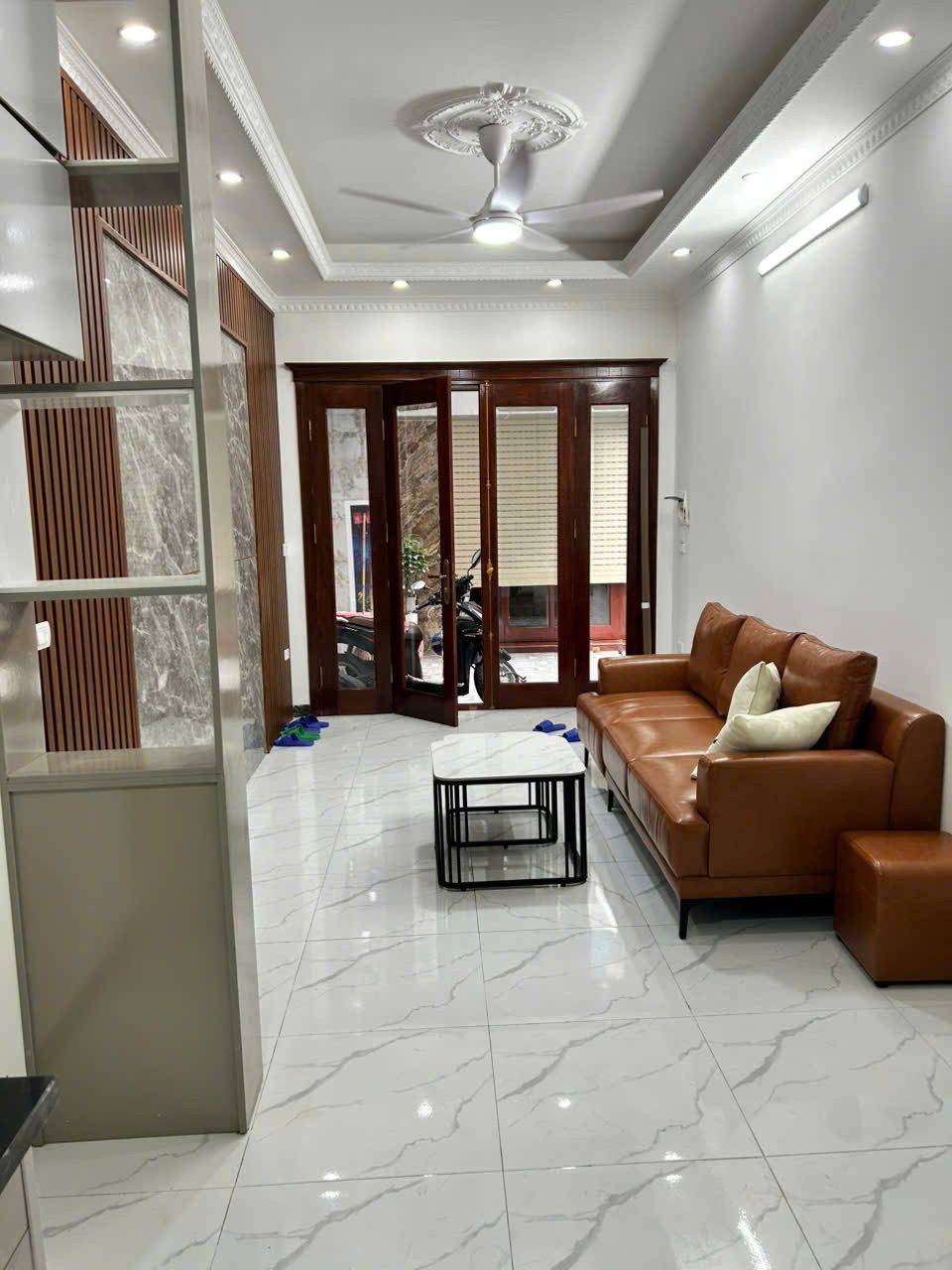 BÁN SIÊU PHẨM VIỆT HƯNG,LONG BIÊN, NHÀ ĐẸP Ở NGAY, NGÕ THÔNG, GẦN PHỐ 31M² - 5 TẦNG