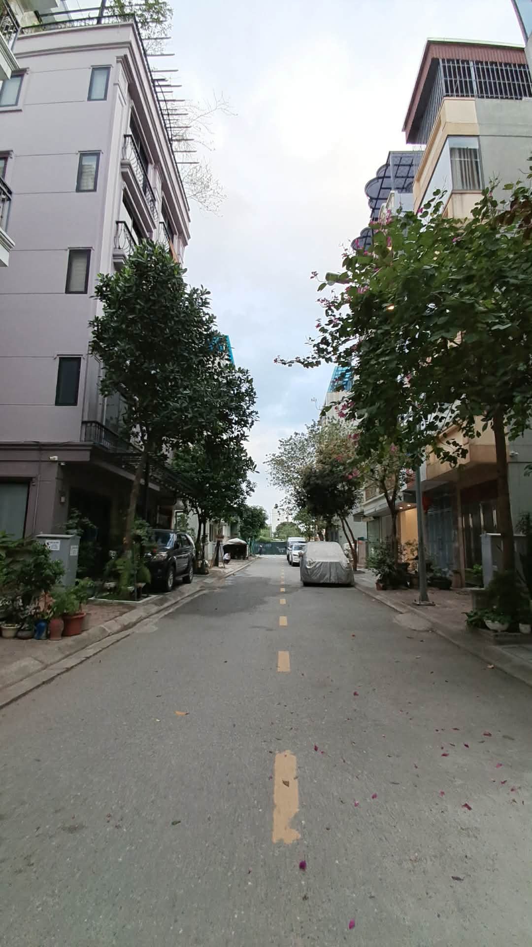BÁN ĐẤT VIỆT HƯNG 135M2- MT 7M- NGÕ THÔNG, Ô TÔ TRÁNH -16.x Tỷ