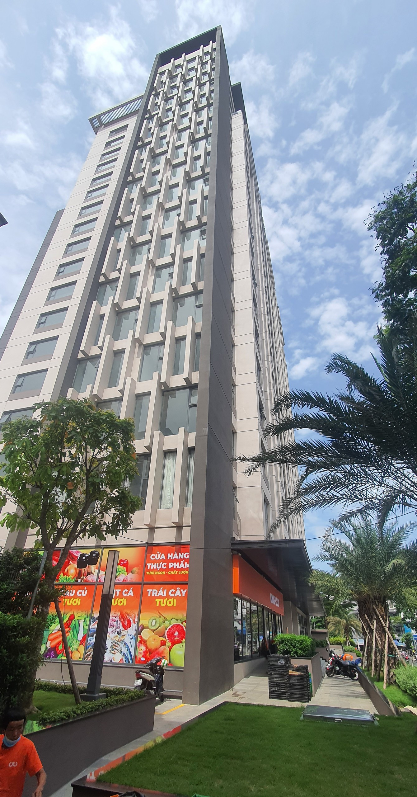 Bán chung cư Vĩnh Hội Q4 - ngay chân cầu Kênh Tẻ - 2PN 2WC 70m2 giá 6 tỷ. View Pháo bông cực đẹp
