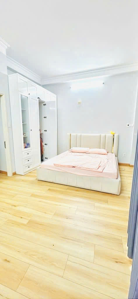 CẦN BÁN MẶT PHỐ 4 TẦNG - QUẬN 4 KHU VIP CHỈ 8.2 tỷ
