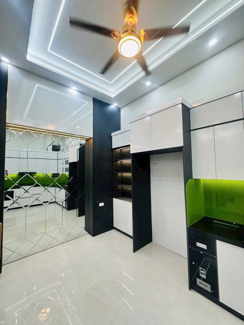 VÍP QUẬN BA ĐÌNH- NHÀ ĐẸP - Ở SƯỚNG- GẦN TRƯỜNG CHỢ BV.