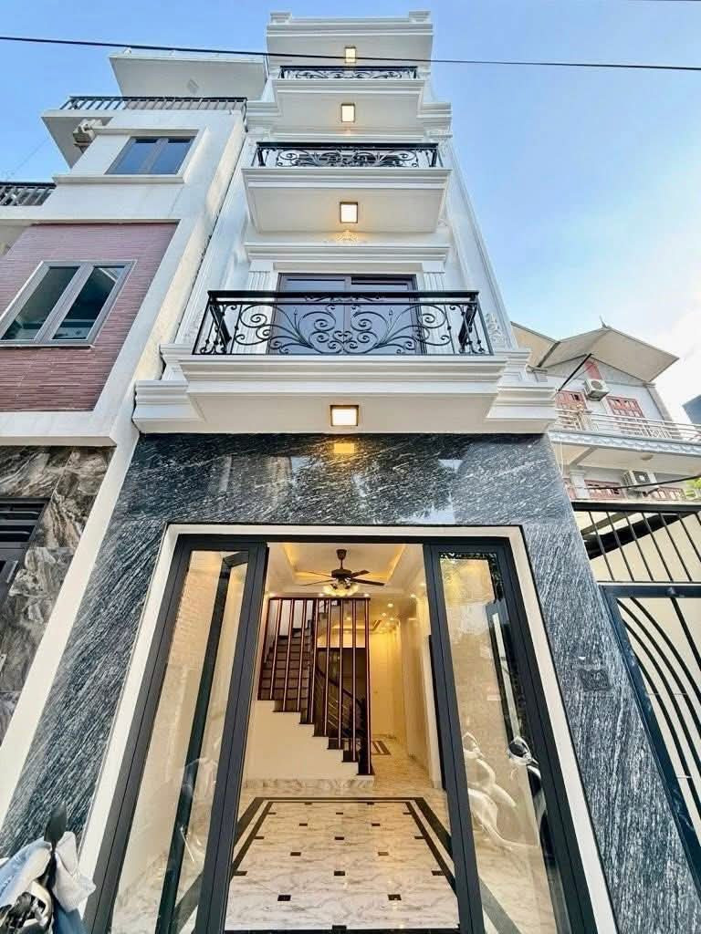 Kim Ngưu/40M / Full Công Năng/ 30M Ra Phố/ Giá Cực Tốt / Vị Trí Đẹp