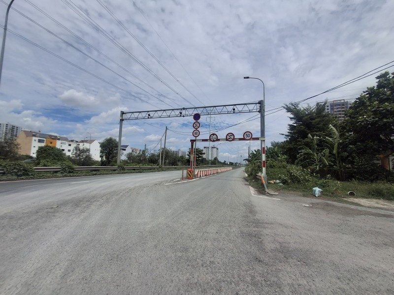 Bán đất 3000m² ngang 42m giá 60 tỷ tại Đường Võ Chí Công Phường Long Trường