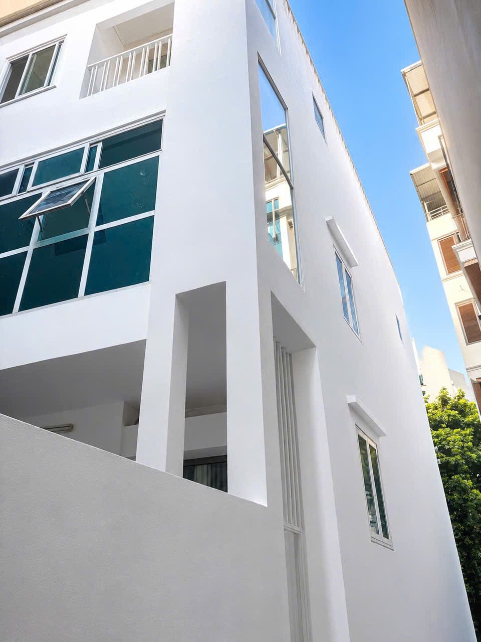 Bán nhà hoàng quốc việt quận cầu giấy, đt 51m chỉ 9,9 tỷ