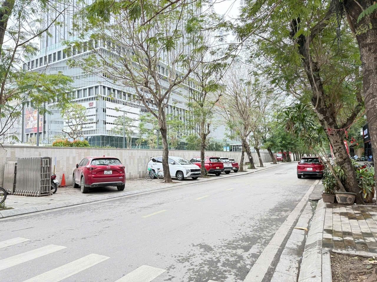 Cực gấp bán biệt thự Vườn Đào Lạc Long Quân, Tây Hồ đối diện Lotte Tây Hồ 389m2 góc vườn hoa