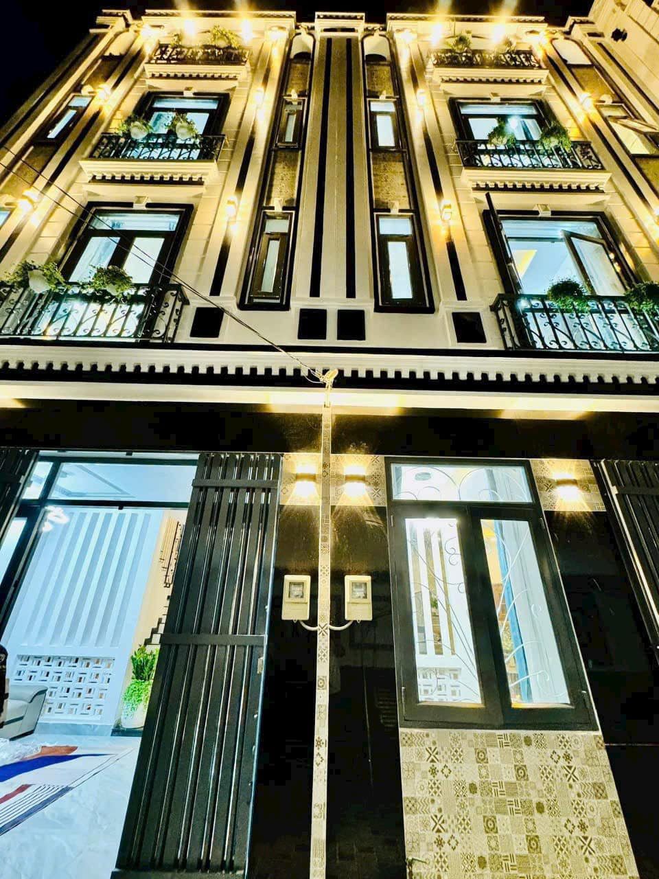 Nhà cần bán gấp để kinh doanh. Đường Võ Thị Nhờ, Tân Thuận Tây, Q7. 85m2. Giá 3 tỷ 3. Đang cho thuê 28tr/tháng( hợp đồng thuê còn 3 tháng).Hẻm xe hơi 6m. Sổ hồng riêng chính chủ