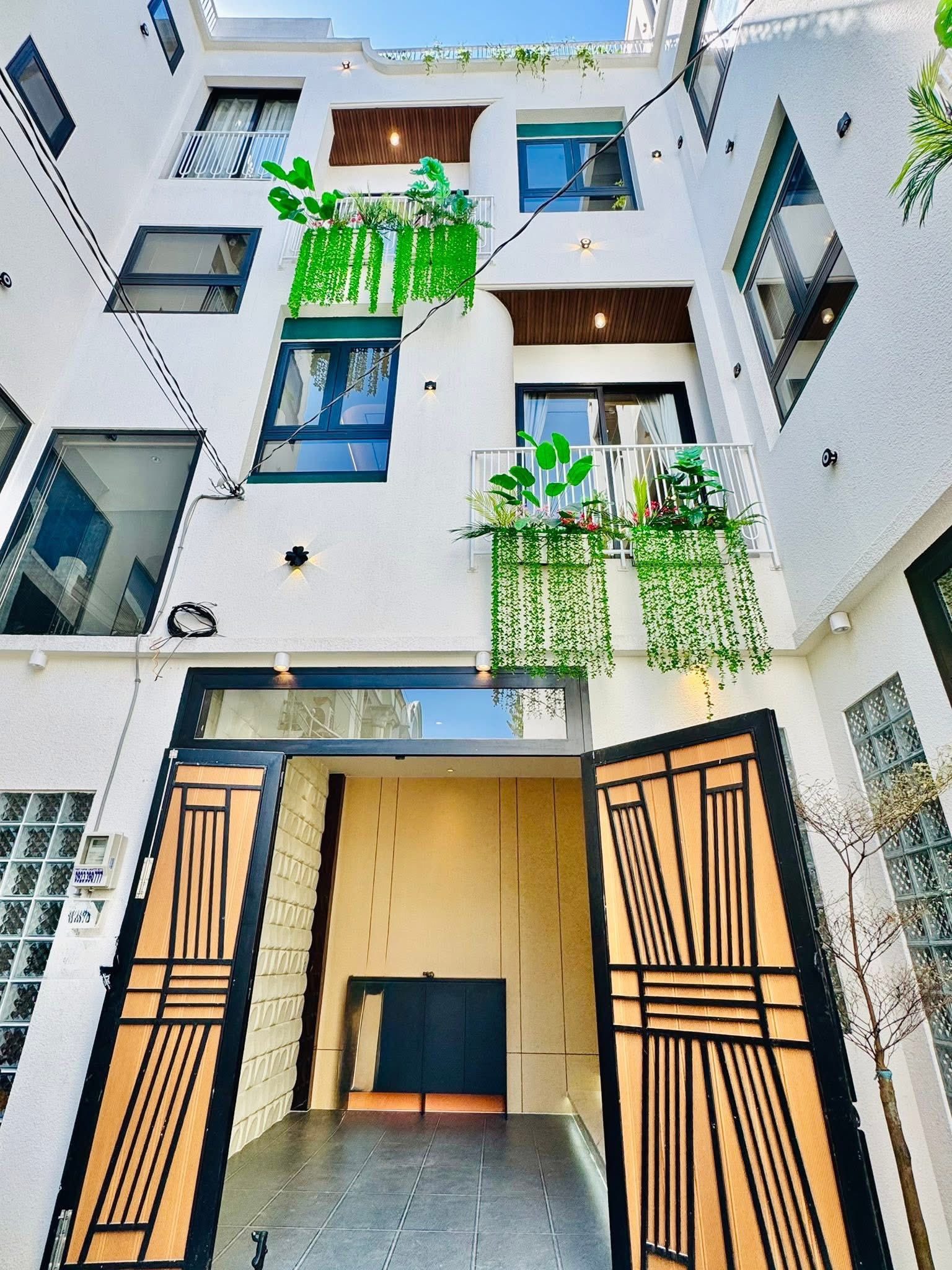 NHÀ ĐẸP XÂY MỚI TRUNG TÂM Q3. Hẻm 6m Võ Thị Sáu, P3, Q3. Giá 2tỷ 760tr . DT 72m2 (4.5x16m). Cho thuê 18.5tr/tháng. Sổ Hồng Riêng chính chủ.