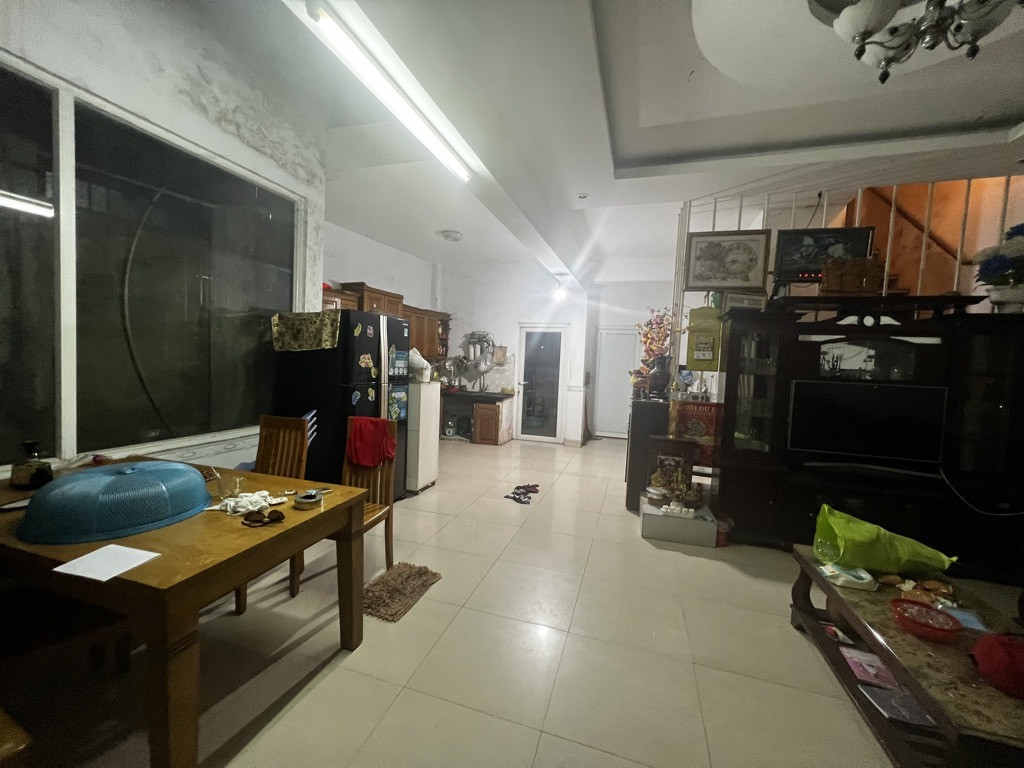 GIẢM 1 TỶ _ NHÀ 2 TẦNG TRUNG TÂM HÀNH CHÍNH DỈ AN _ DT: 202M2 NGANG 6M ĐƯỜNG XE TẢI THÔNG.