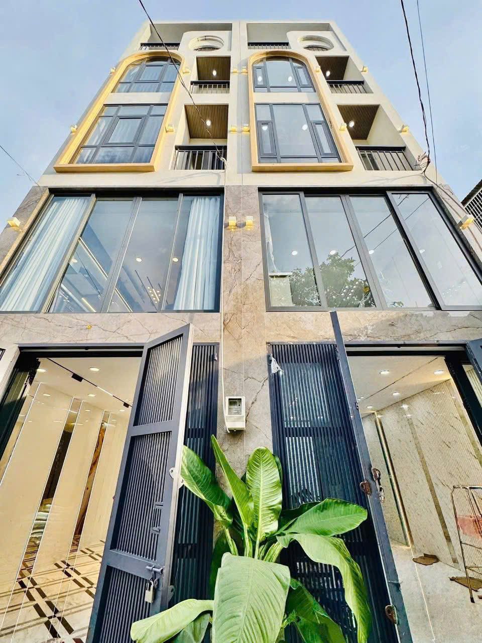 Bán gấp nhà Võ Trường Toản, P. An Phú, Q2. Giá: 4,8 tỷ. DT: 75m2. 4PN 5WC, 5 Tầng. Sổ Hồng Riêng