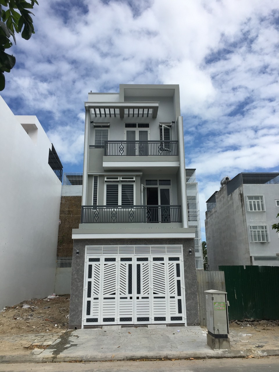 Cho thuê nhà nguyên căn đường Võ Văn Kiệt - Đầu tháng 4