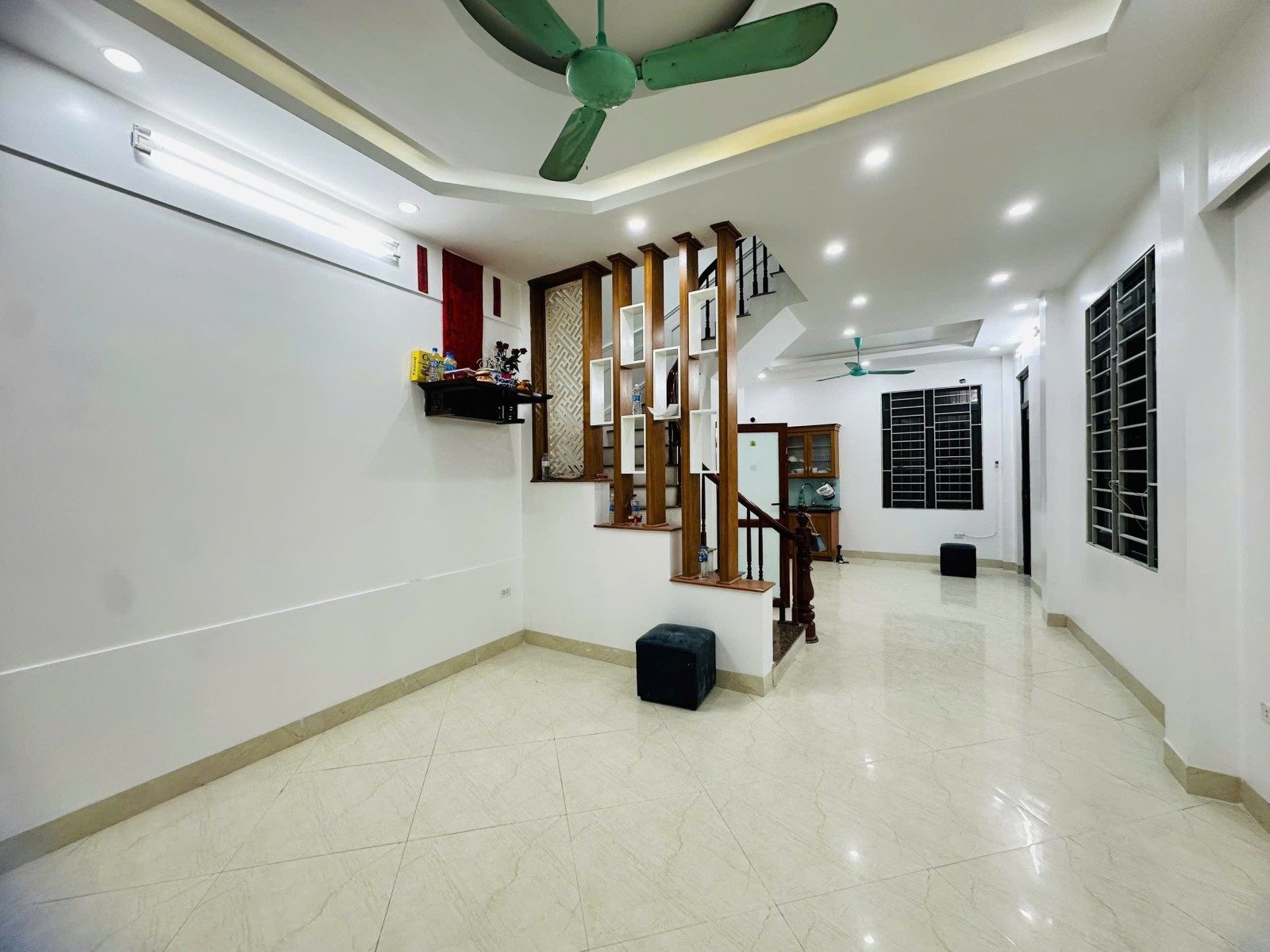 BÁN NHÀ VÕNG THỊ, TÂY HỒ, DIỆN TÍCH RỘNG, NHIỀU PHÒNG, 3 MẶT THOÁNG