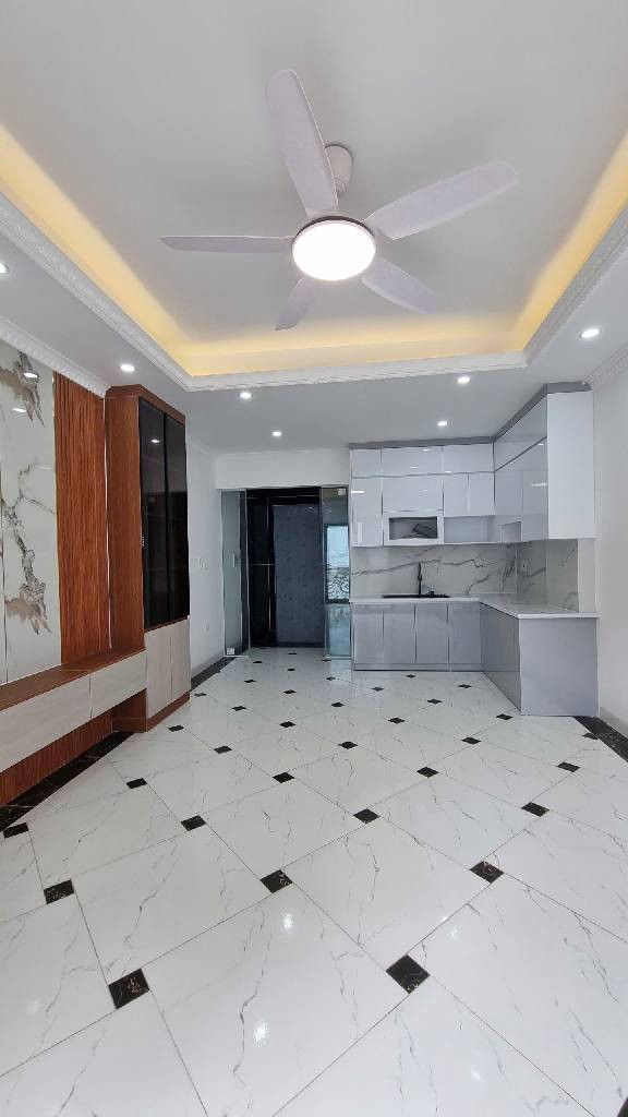 Bán nhà 30m² full thổ cư ngang 3.6m giá 6.6 tỷ tại Đường Vũ Đình Tụng Phường Long Biên