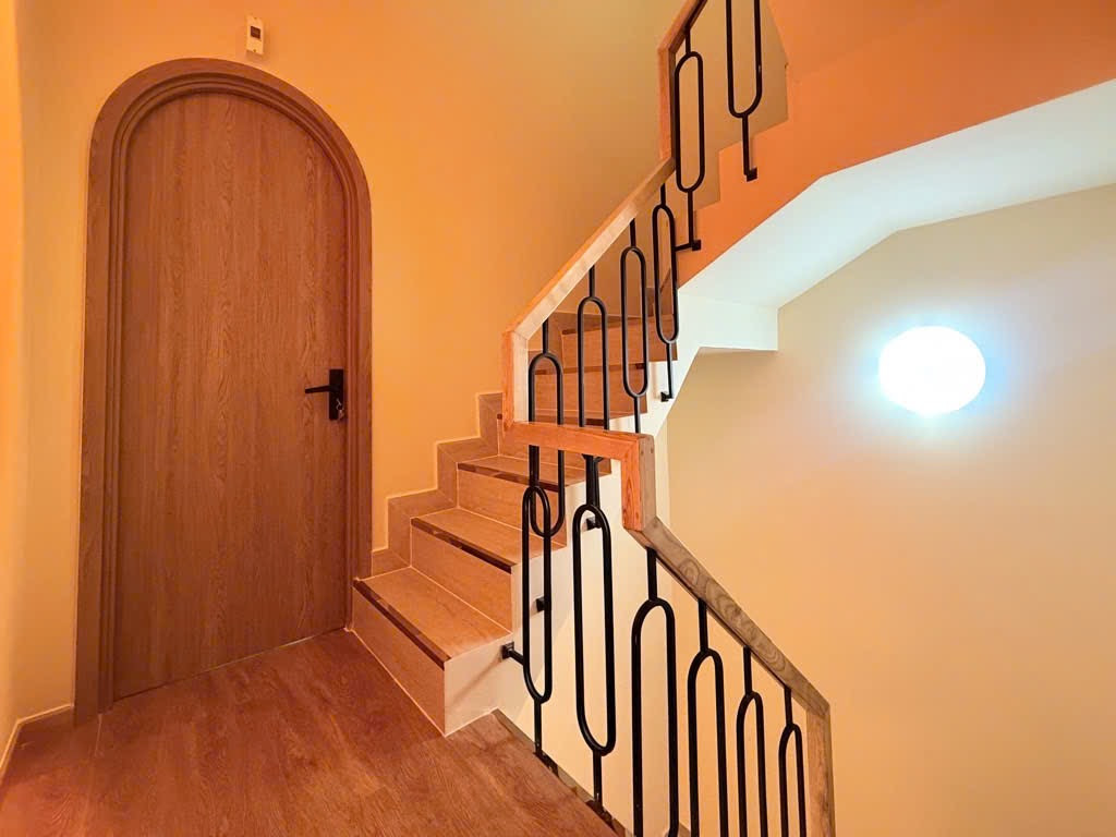 BÁN CĂN HỘ DỊCH VỤ MỚI XÂY 43m2 6pn BỜ KÈ HOÀNG SA