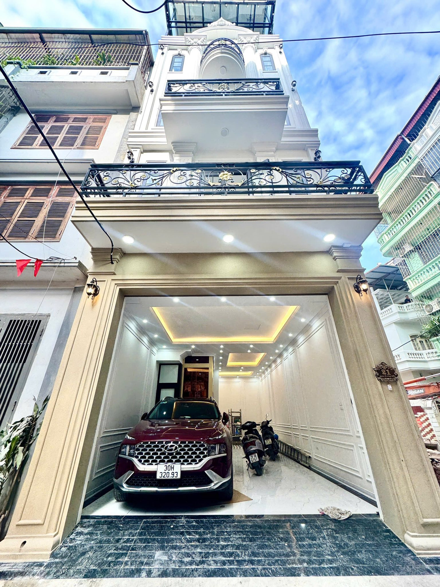 BÁN NHÀ ĐƯỜNG TÔ VĨNH DIỆN. 70M2 - 7 TẦNG. THANG MÁY. GARA Ô TÔ.