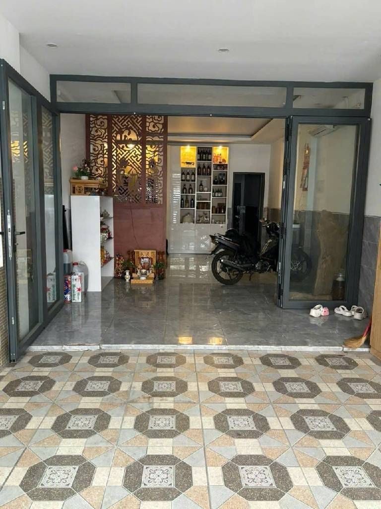 Nhà hẻm 8m Vườn Lài, dt 77m2, 1 trệt 1 lầu, cho thuê 15tr/th, Chỉ 9.5 tỷ TL