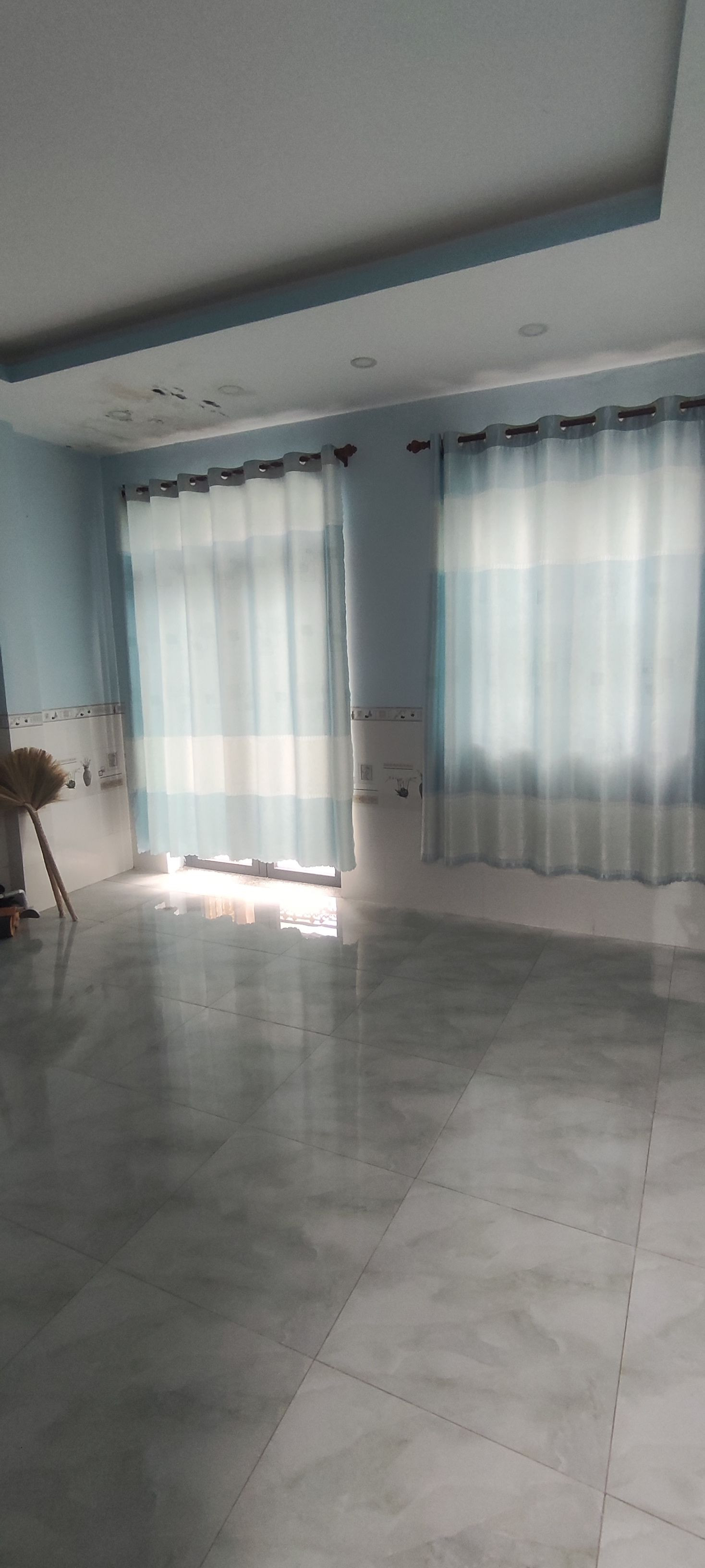 Nhà dưới 7 tỷ- 4 tầng -đất gần 80m² -hxh- phù hợp gia đình đông người ở Vườn Lài,Tân Phú