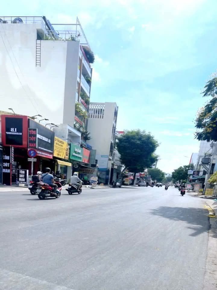 CHỈ 2x T - NHÀ 3 TẦNG MẶT TIỀN KDOAH SẦM UẤT NGAY NGÃ TƯ ĐUỜG VƯỜN LÀI K LỘ GIỚI - VỊ TRÍ ĐẸP TRUNG TÂM TPHU GIÁP BÀU CÁT - 8x 20M VUÔNG ĐẸP (c85)- NGUỒN THUÊ CAO 

 💥NHÀ HOÀN CÔNG ĐỦ - PHÁP LÝ RÕ RÀNG MINH BẠCH - CÔNG CHỨNG NGAY💥

👉GỌI CHO em ☎ 𝚶𝟵𝚶𝟮.