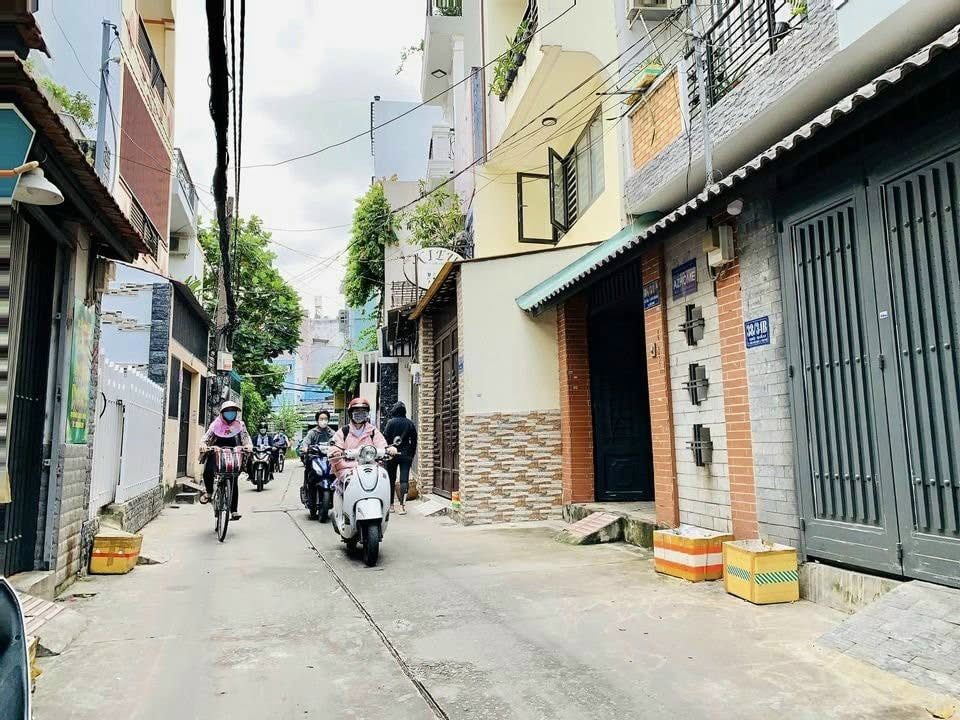 NGỘP NGỘP NGỘP GIÁ RẺ NHƯ CHO, BÁN NHANH GỌN LẸ TRONG NGÀY MẶT TIỀN ĐƯỜNG NHỰA 10M QUẬN TÂN PHÚ.