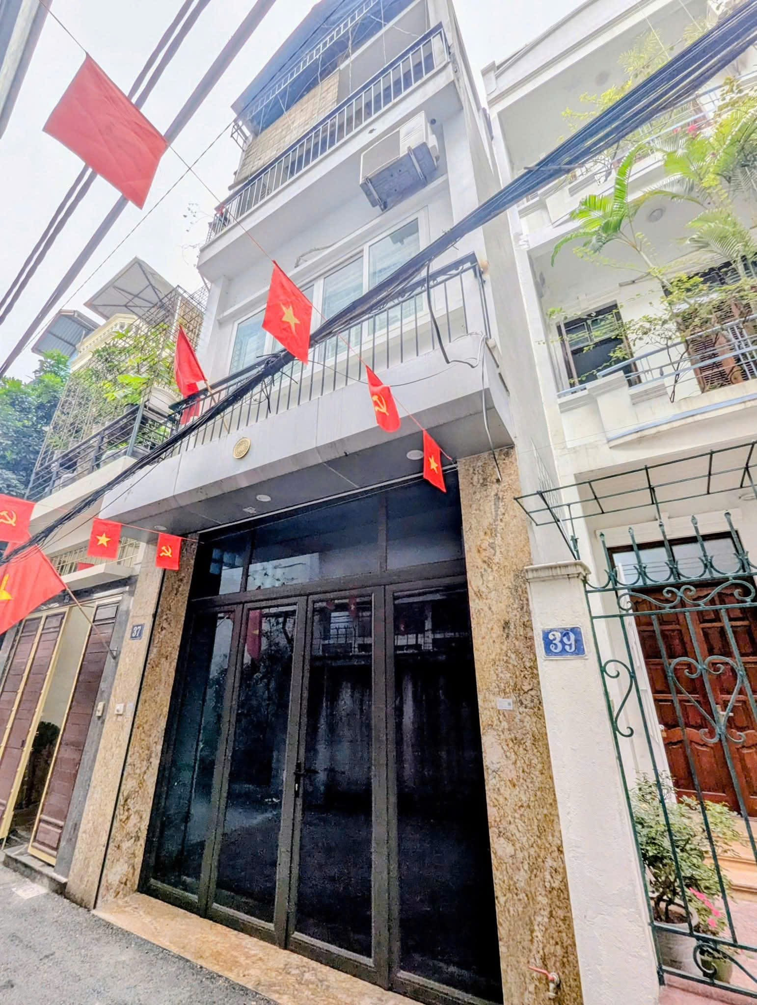 Cho Thuê Nhà 146 Vương Thừa Vũ - Thanh Xuân 70M² 3 Tầng 1 Tum 3 Ngủ - 2 Thoáng - Ô Tô Đỗ Cửa - Giá Thuê 17tr