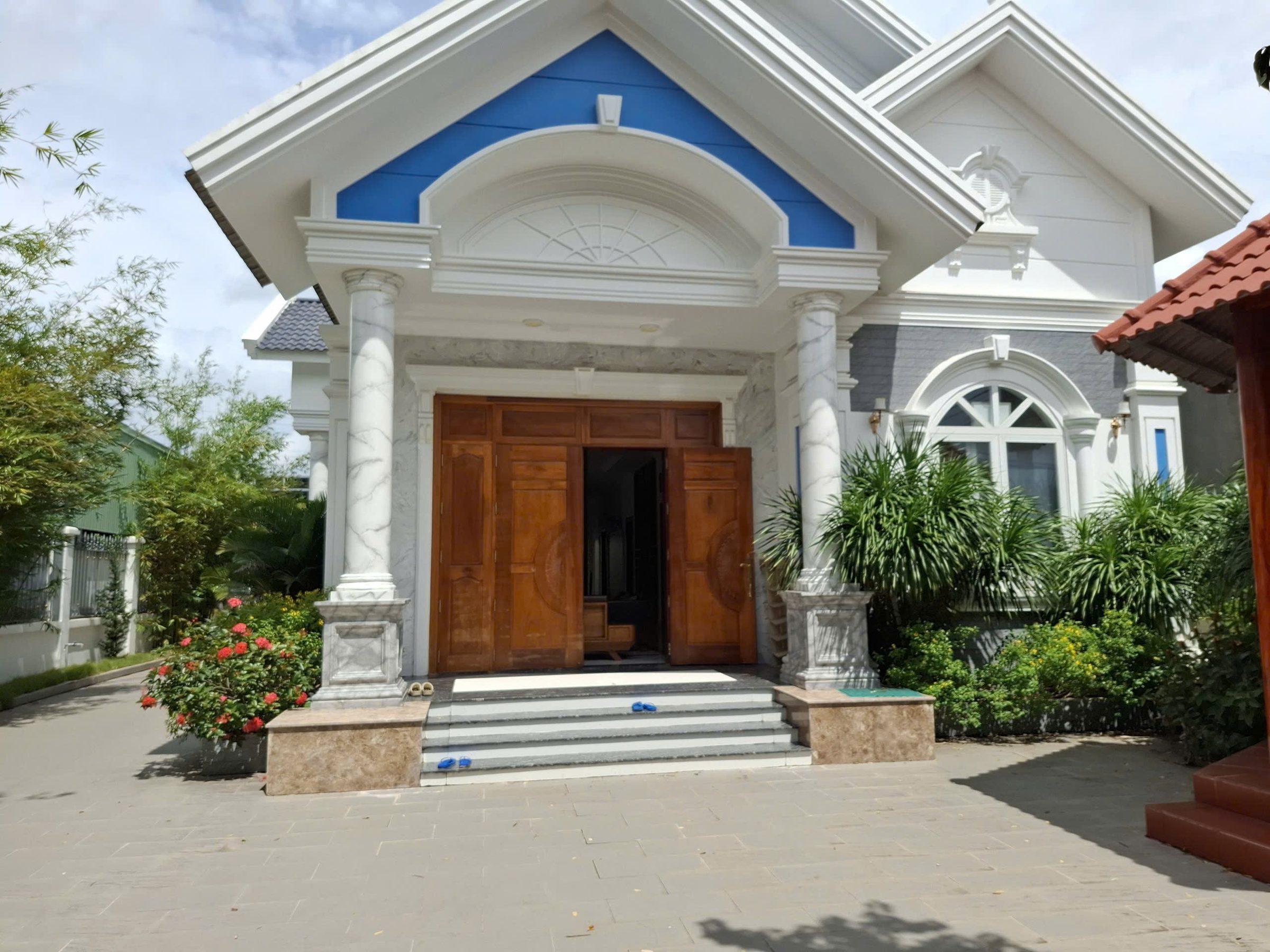 BÁN BIỆT THỰ VƯỜN ĐẲNG CẤP NGAY TRUNG TÂM PHƯỚC ĐÔNG, TÂY NINH