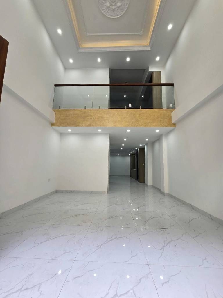 Bán nhà 67m² full thổ cư ngang 5m giá 33 tỷ tại Đường Xã Đàn 2 Phường Đống Đa